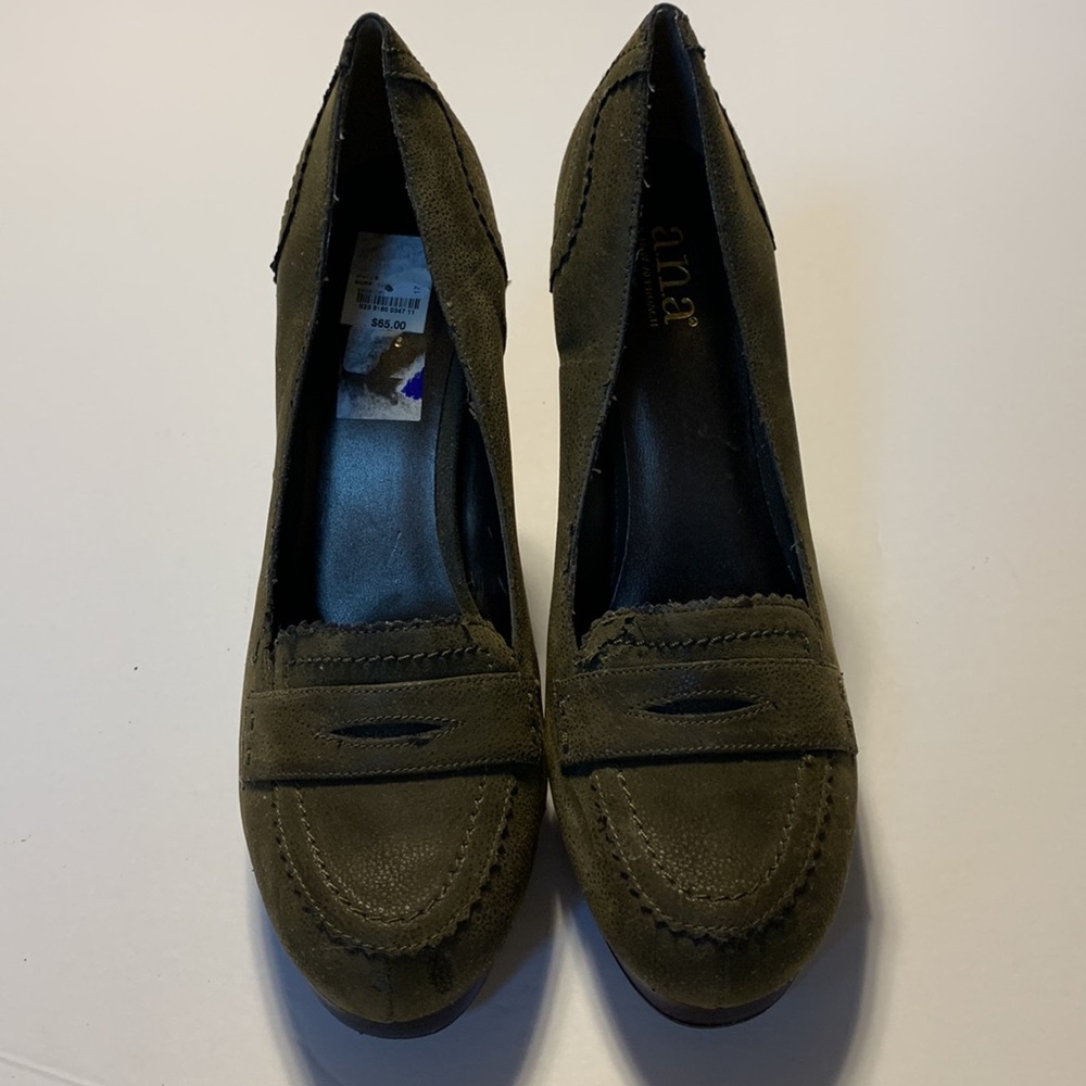 ANA Women’s Suede Heels - Picture 2 of 10